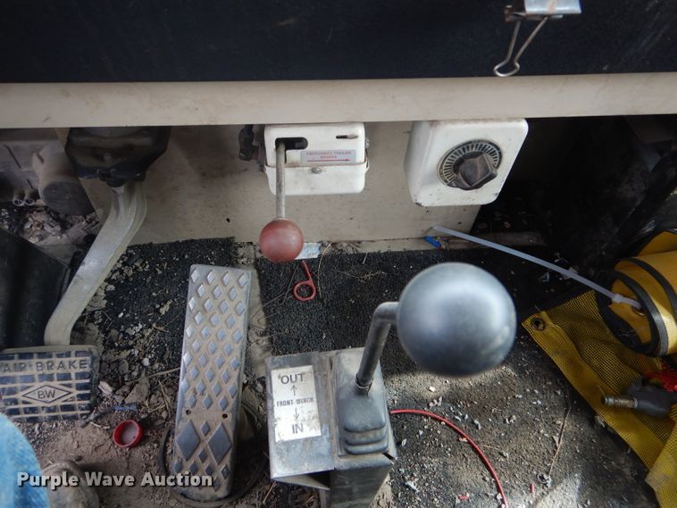 image for item DF3009 1988 Pierce digger derrick truck