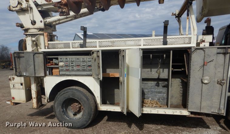 image for item DF3009 1988 Pierce digger derrick truck