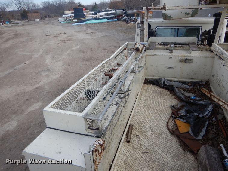 image for item DF3009 1988 Pierce digger derrick truck