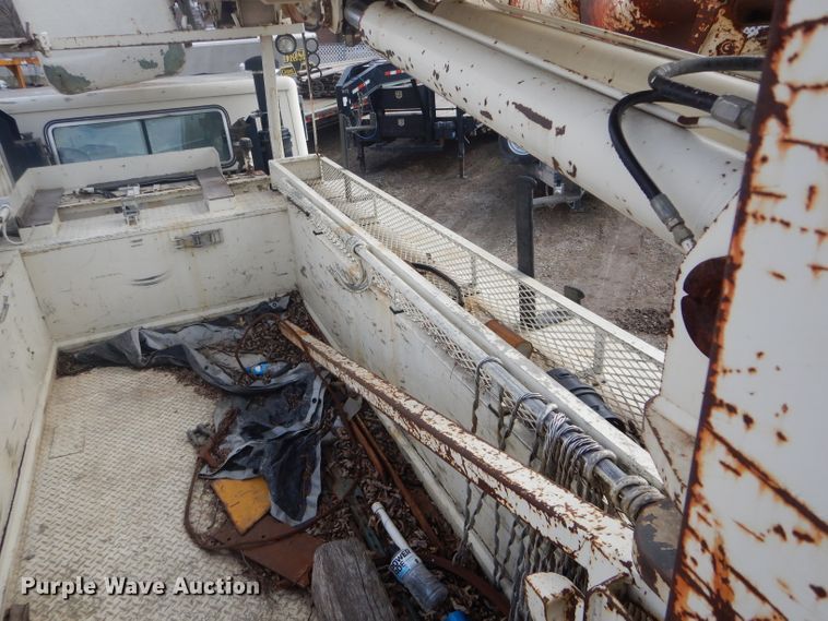 image for item DF3009 1988 Pierce digger derrick truck