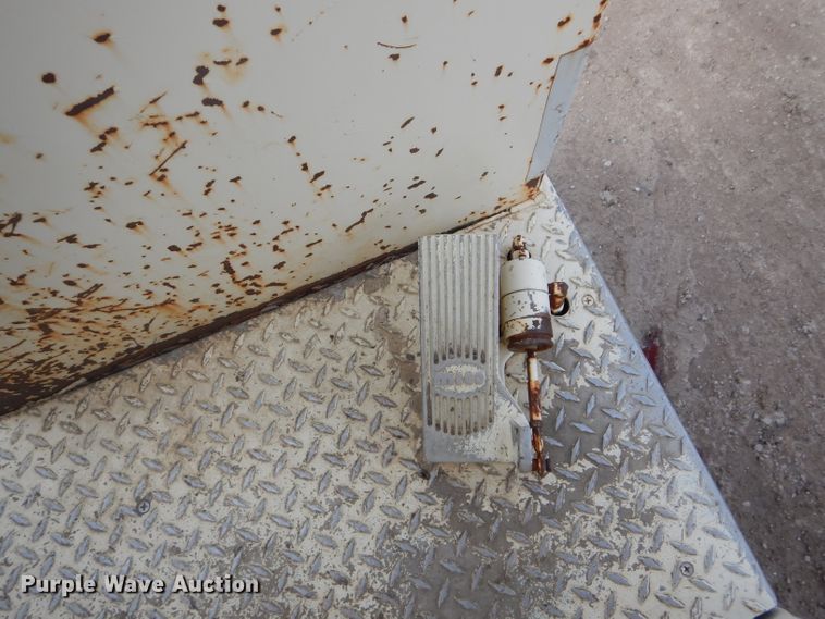 image for item DF3009 1988 Pierce digger derrick truck