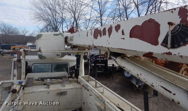 image for item DF3009 1988 Pierce digger derrick truck