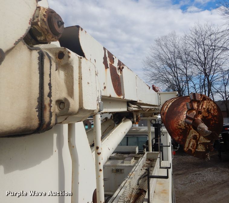 image for item DF3009 1988 Pierce digger derrick truck