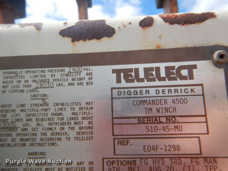 image for item DF3009 1988 Pierce digger derrick truck