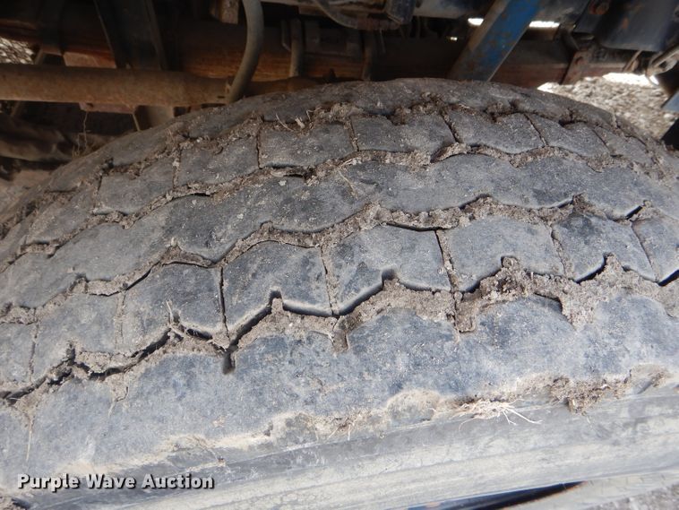 image for item DF3009 1988 Pierce digger derrick truck