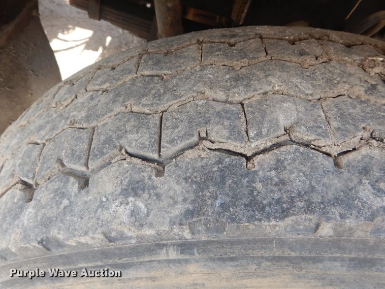 image for item DF3009 1988 Pierce digger derrick truck