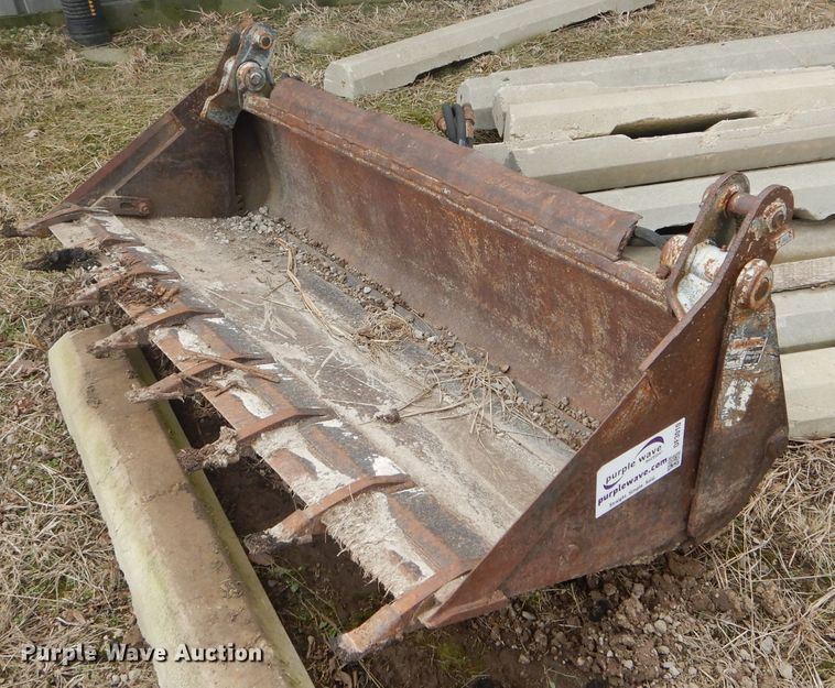 image for item DF3010 72"W four-in-one skid steer bucket