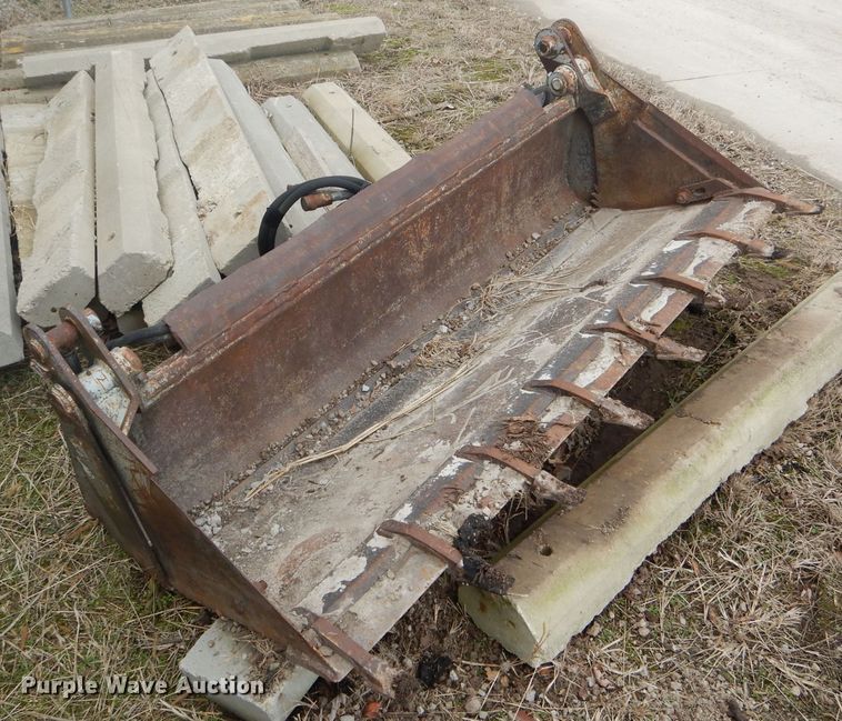 image for item DF3010 72"W four-in-one skid steer bucket