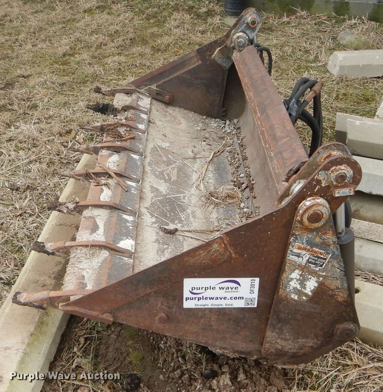 image for item DF3010 72"W four-in-one skid steer bucket