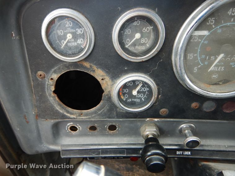 image for item DF3027 1984 GMC Brigadier dump truck