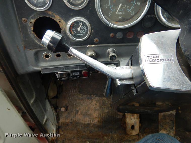 image for item DF3027 1984 GMC Brigadier dump truck