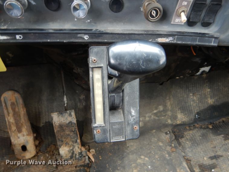 image for item DF3027 1984 GMC Brigadier dump truck