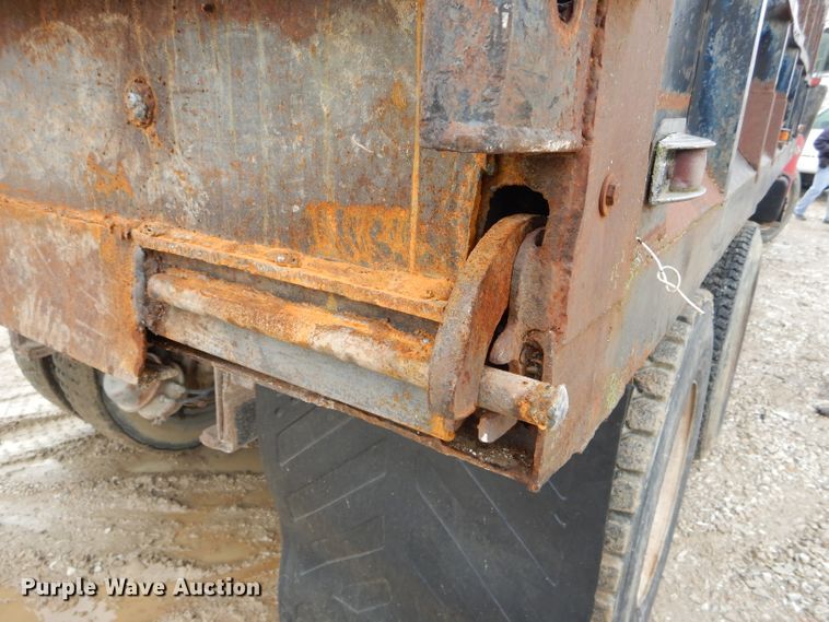 image for item DF3027 1984 GMC Brigadier dump truck