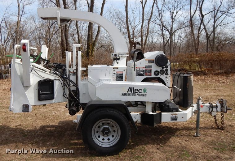 image for item DF5942 2008 Altec DC-1217-CFD wood chipper