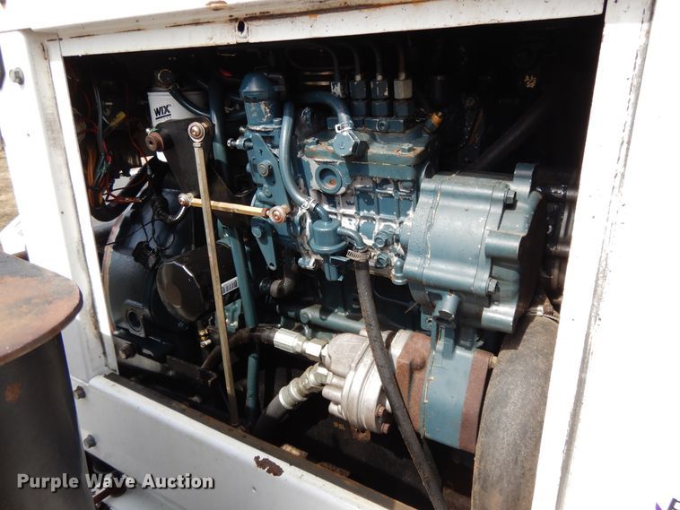 image for item DF5942 2008 Altec DC-1217-CFD wood chipper