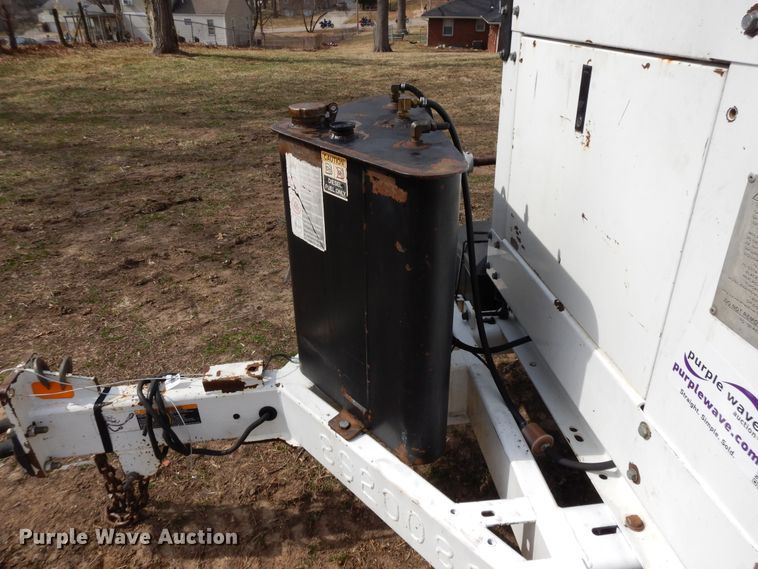 image for item DF5942 2008 Altec DC-1217-CFD wood chipper