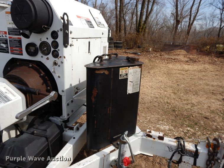 image for item DF5942 2008 Altec DC-1217-CFD wood chipper