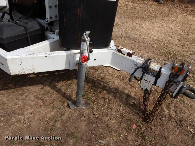 image for item DF5942 2008 Altec DC-1217-CFD wood chipper