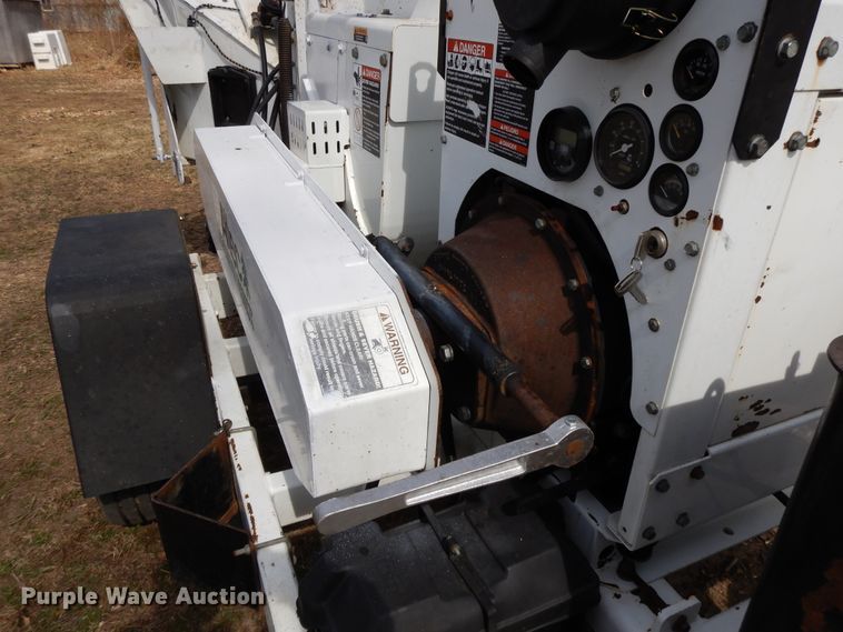 image for item DF5942 2008 Altec DC-1217-CFD wood chipper