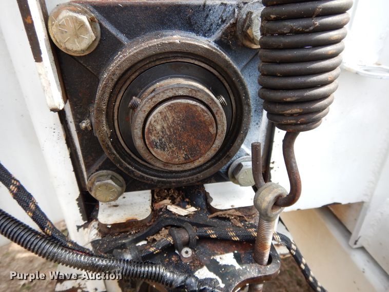 image for item DF5942 2008 Altec DC-1217-CFD wood chipper