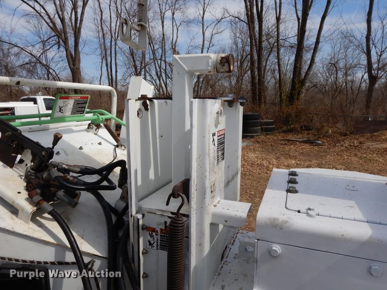 image for item DF5942 2008 Altec DC-1217-CFD wood chipper