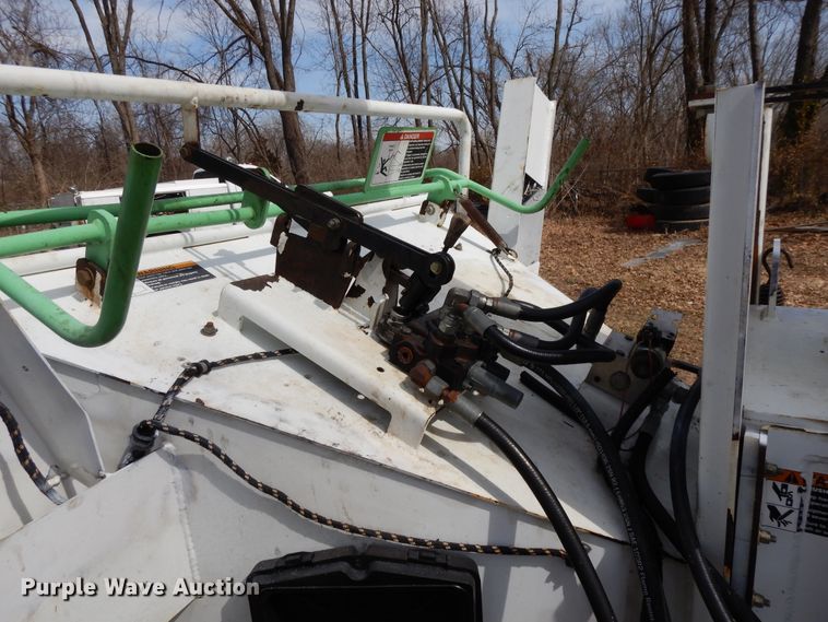 image for item DF5942 2008 Altec DC-1217-CFD wood chipper