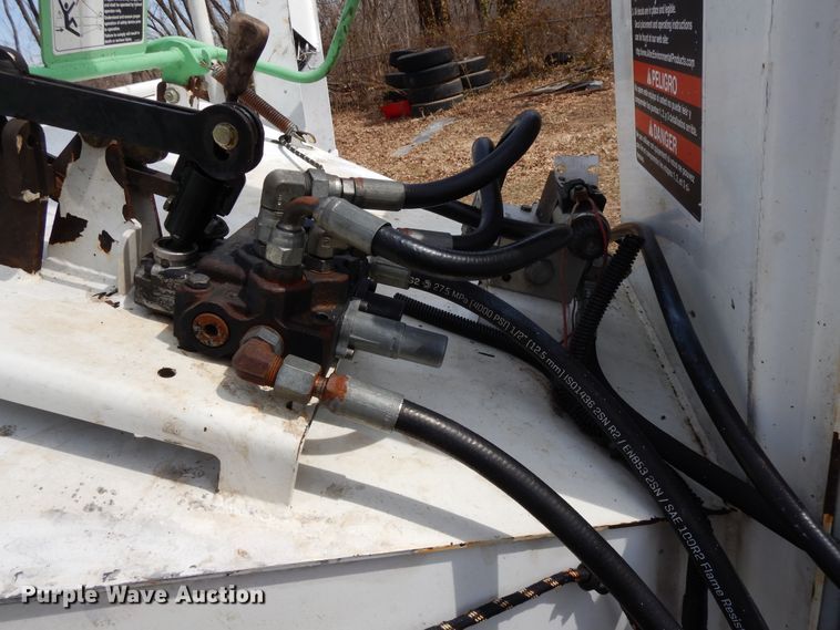 image for item DF5942 2008 Altec DC-1217-CFD wood chipper