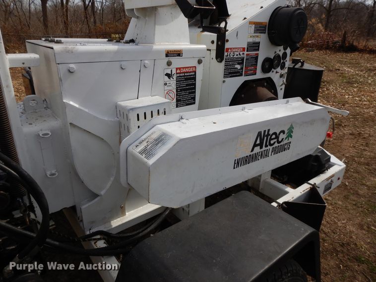 image for item DF5942 2008 Altec DC-1217-CFD wood chipper