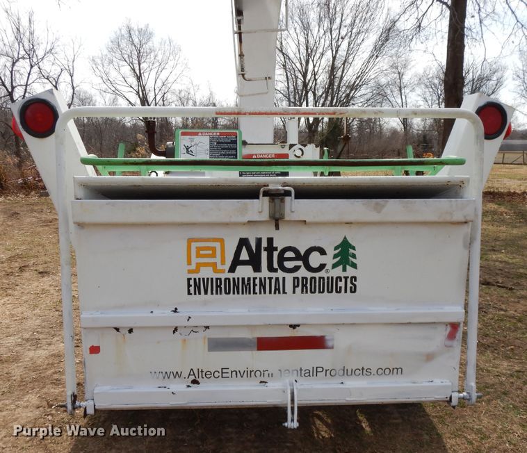 image for item DF5942 2008 Altec DC-1217-CFD wood chipper