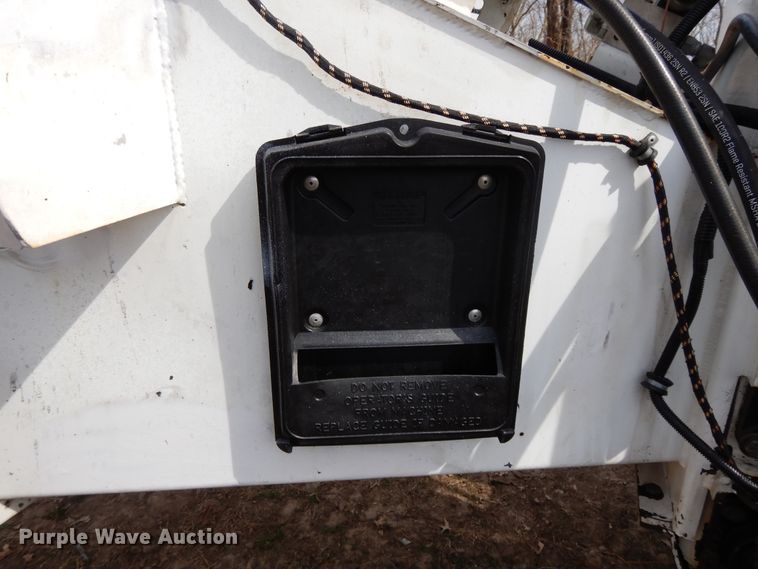 image for item DF5942 2008 Altec DC-1217-CFD wood chipper