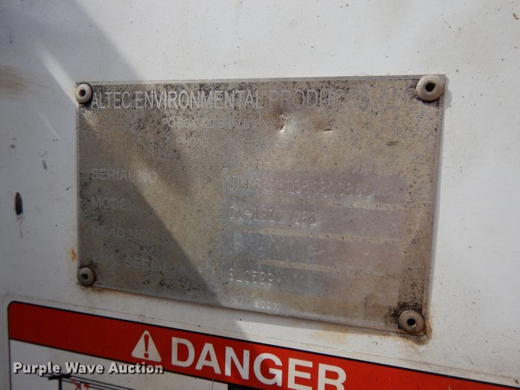 image for item DF5942 2008 Altec DC-1217-CFD wood chipper