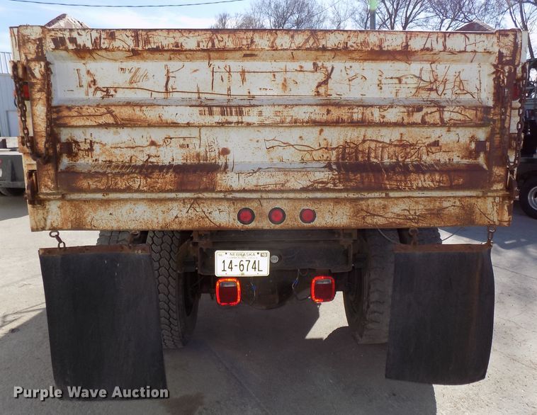 image for item DG2536 1981 Chevrolet C6500 dump truck