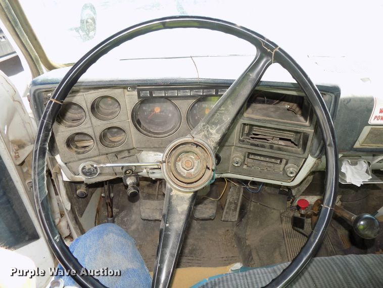 image for item DG2536 1981 Chevrolet C6500 dump truck