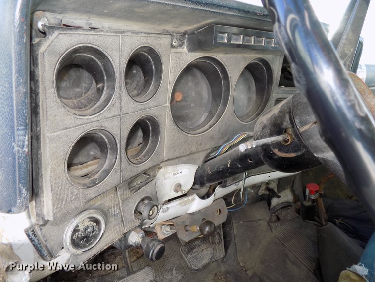 image for item DG2536 1981 Chevrolet C6500 dump truck