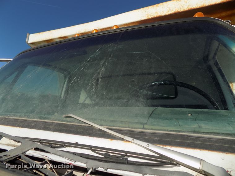 image for item DG2536 1981 Chevrolet C6500 dump truck