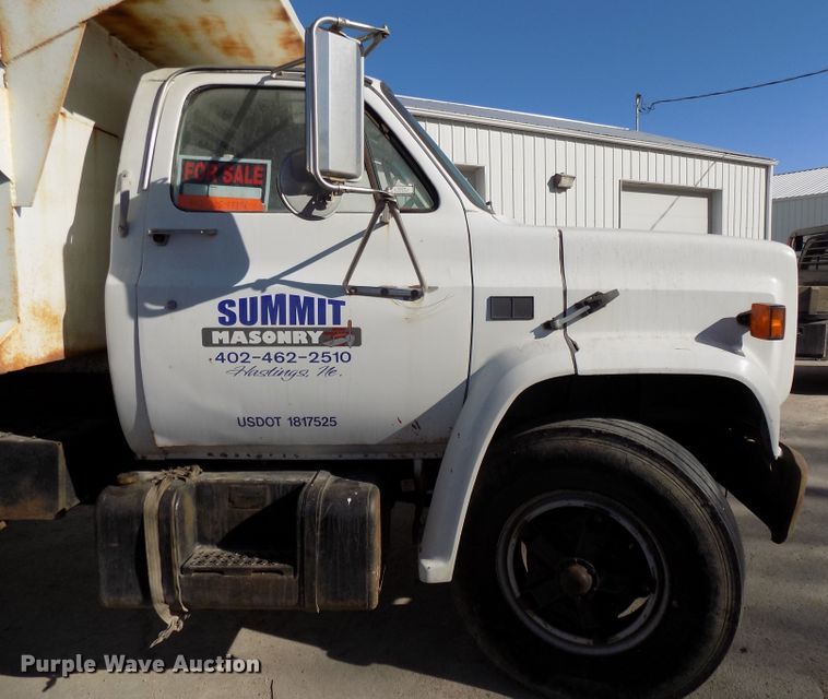 image for item DG2536 1981 Chevrolet C6500 dump truck