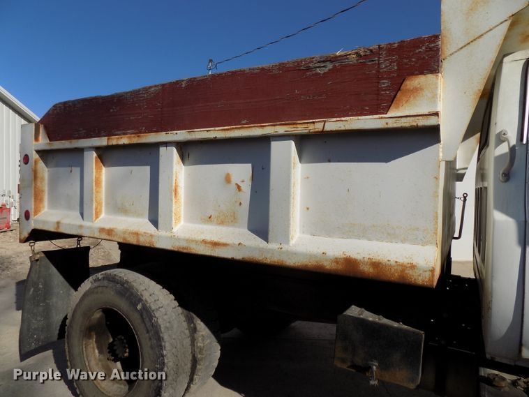 image for item DG2536 1981 Chevrolet C6500 dump truck