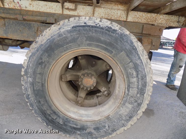 image for item DG2536 1981 Chevrolet C6500 dump truck