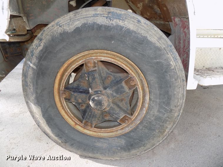 image for item DG2536 1981 Chevrolet C6500 dump truck