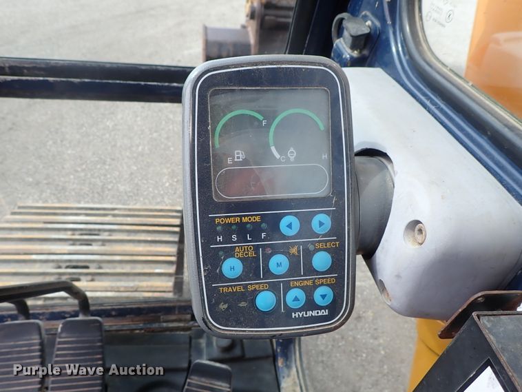 image for item DG3011 1999 Hyundai Robex 250LC-3 excavator