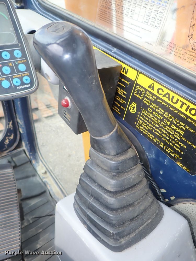 image for item DG3011 1999 Hyundai Robex 250LC-3 excavator