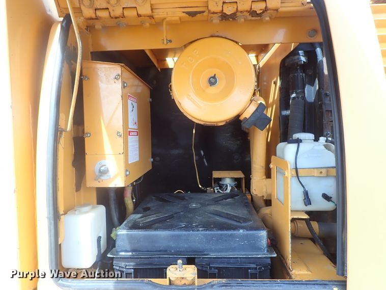 image for item DG3011 1999 Hyundai Robex 250LC-3 excavator