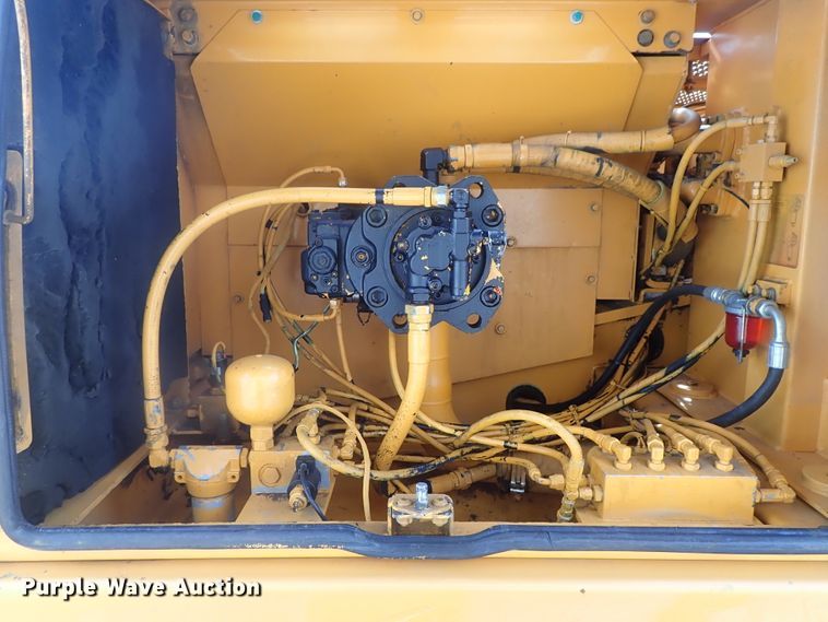 image for item DG3011 1999 Hyundai Robex 250LC-3 excavator