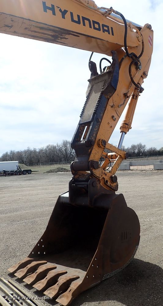 image for item DG3011 1999 Hyundai Robex 250LC-3 excavator