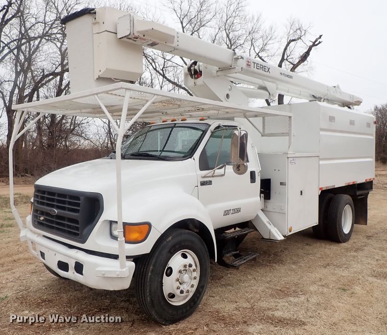 image for item DG3023 2001 Ford F750 forestry bucket truck