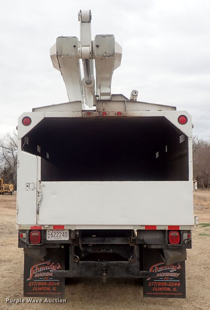 image for item DG3023 2001 Ford F750 forestry bucket truck