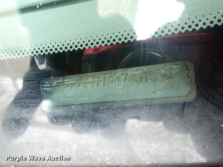 image for item DG3023 2001 Ford F750 forestry bucket truck