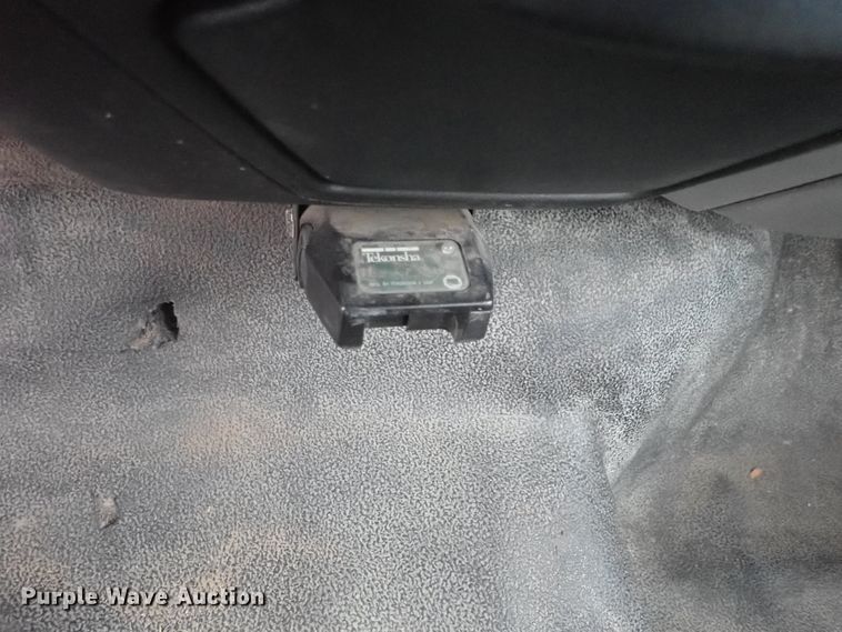 image for item DG3023 2001 Ford F750 forestry bucket truck