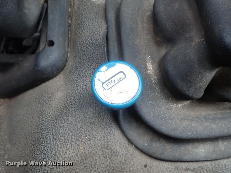 image for item DG3023 2001 Ford F750 forestry bucket truck