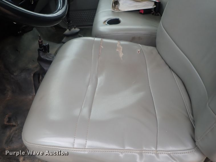 image for item DG3023 2001 Ford F750 forestry bucket truck